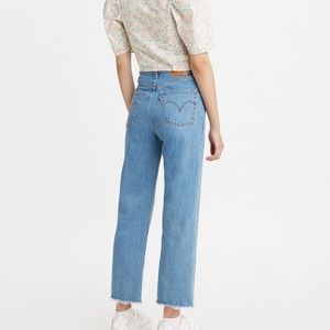 Levi’s Ribcage Straight Ankle Jeans